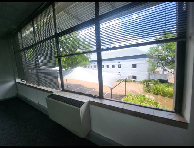 70.10M² OFFICE TO LET IN VORNA VALLEY